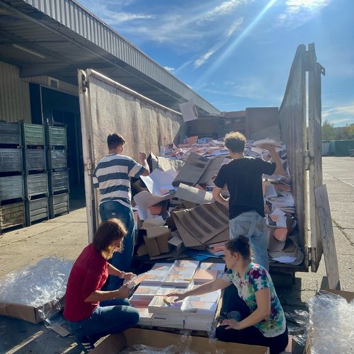 In den letzten Wochen haben fleißige Helfer bei der Papieraktion🗞️ geholfen. 
Dabei wurde etwas für die Umwelt getan...